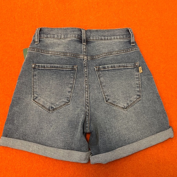 Vibrant M.I.U. Dark blue pleated high rise denim short NWT - Picture 5 of 9